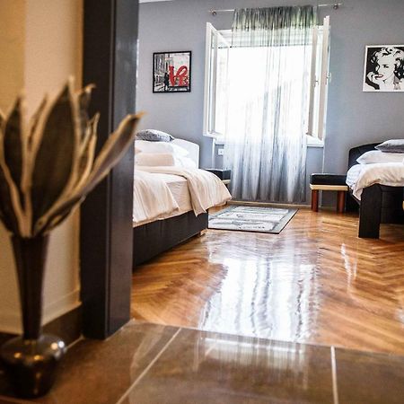 Apartment/Room "Dalmacija" SINJ Buitenkant foto