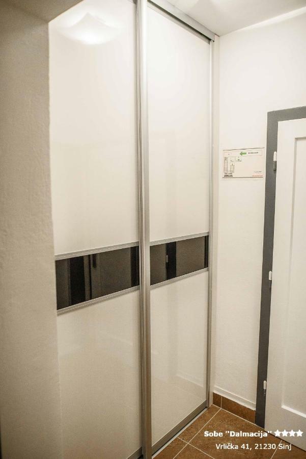Apartment/Room "Dalmacija" SINJ Buitenkant foto