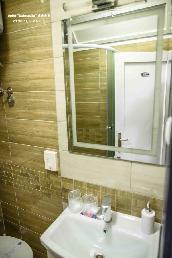 Apartment/Room "Dalmacija" SINJ Buitenkant foto